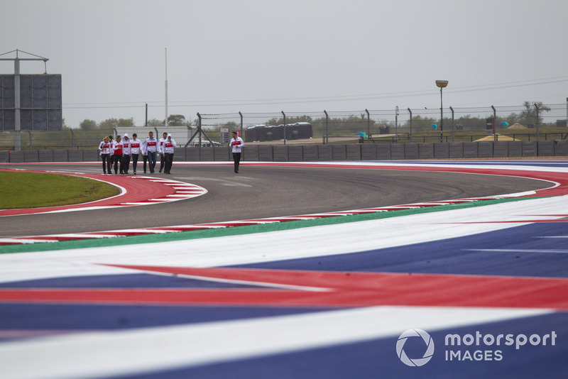 Charles Leclerc, Alfa Romeo Sauber F1 Team ispeziona il circuito