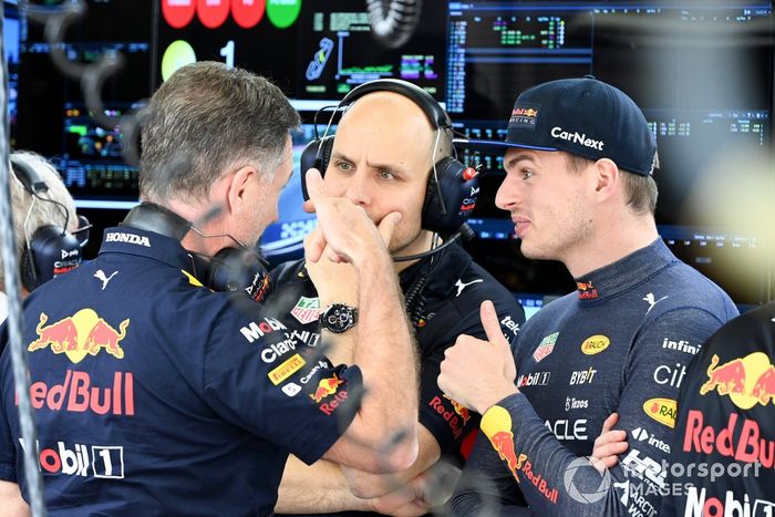 Christian Horner, director del equipo Red Bull Racing, con Max Verstappen, Red Bull Racing