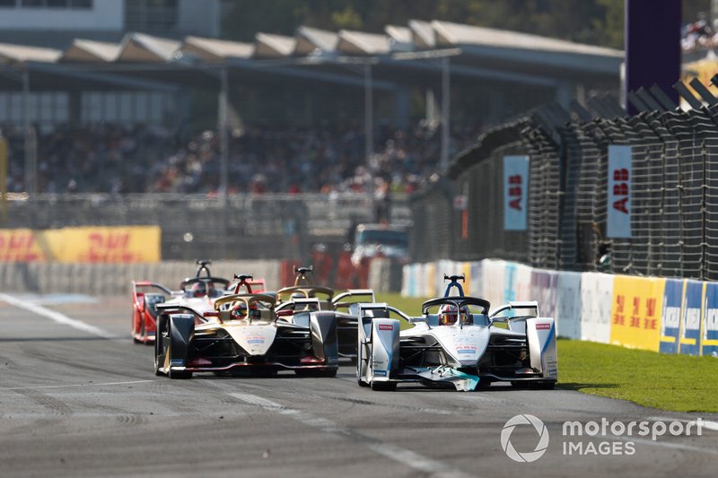 Edoardo Mortara Venturi Formula E, Venturi VFE05 con parte del alerón de Nelson Piquet Jr's, Panasonic Jaguar Racing, Jaguar I-Type 3