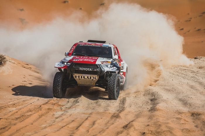 #205 Toyota Gazoo Racing Toyota: Giniel De Villiers, Dennis Murphy