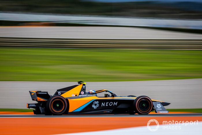 Jake Hughes, McLaren