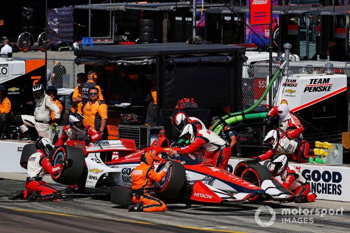 Scott McLaughlin, parada en boxes del Team Penske Chevrolet