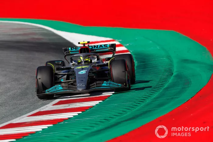 Lewis Hamilton, Mercedes W13