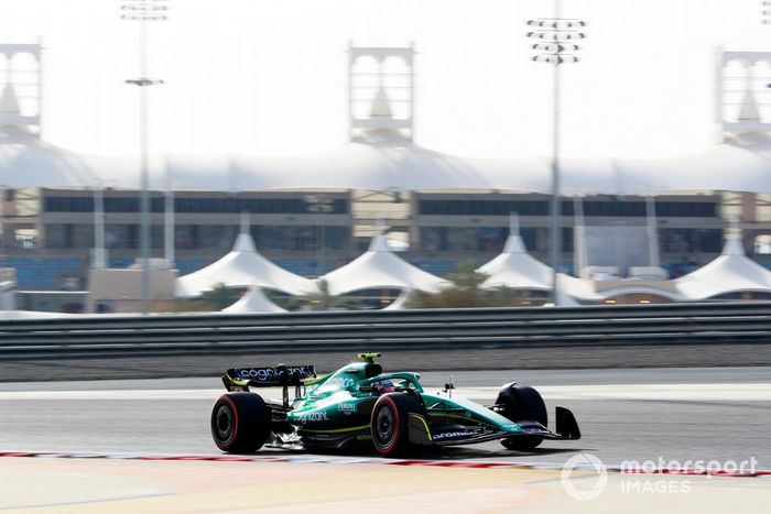 Nico Hulkenberg, Aston Martin AMR22