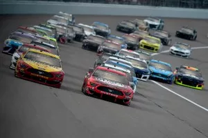 Joey Logano, Team Penske, Ford Mustang, Kevin Harvick, Stewart-Haas Racing, Ford Mustang