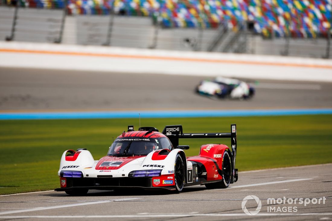 #7 Porsche Penske Motorsport Porsche 963: Felipe Nasr, Nick Tandy, Laurens Vanthoor