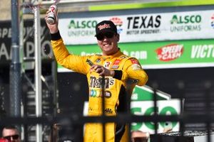 Race winner Kyle Busch, Joe Gibbs Racing, Toyota Supra Twix