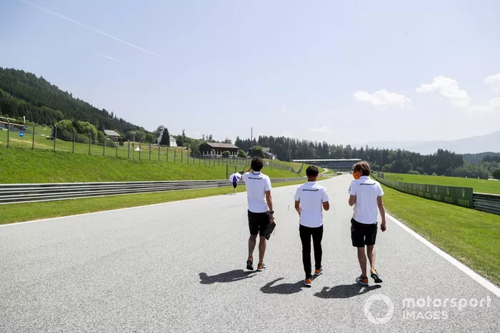Lando Norris, McLaren, recorre la pista