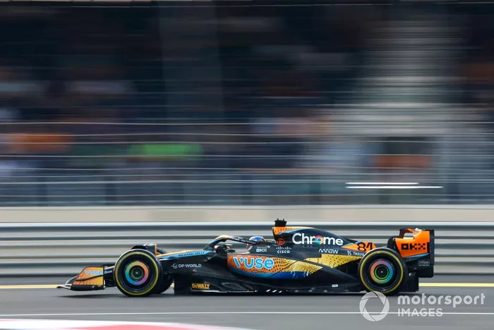 マクラーレンは最終戦アブダビGPでスポンサーであるVUSEの特別カラーリングを実施した。