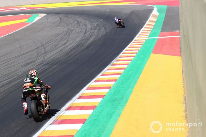 Jonathan Rea, Kawasaki Racing Team WorldSBK, Toprak Razgatlioglu, PATA Yamaha WorldSBK Team