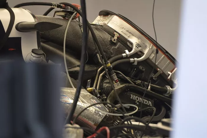 Detalle del motor del AlphaTauri AT02
