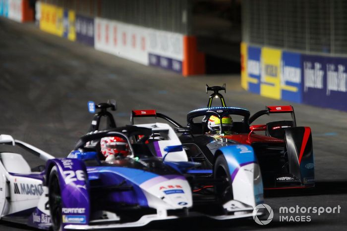 Maximilian Guenther, BMW I Andretti Motorsports, BMW iFE.21, por delante de Oliver Rowland, Nissan e.Dams, Nissan IMO2