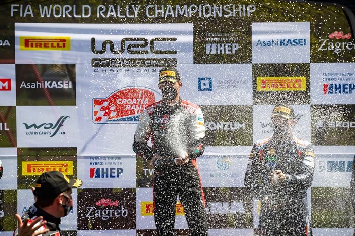 Podio: Ganador de la carrera Sébastien Ogier, Julien Ingrassia, Toyota Gazoo Racing WRT Toyota Yaris WRC