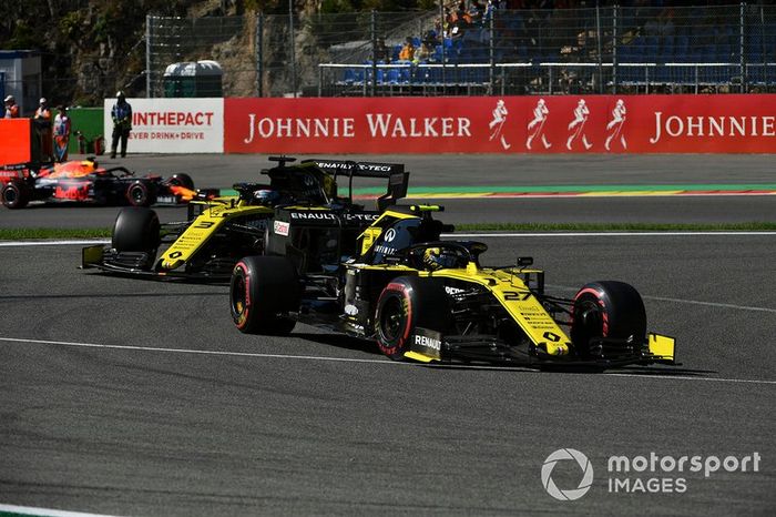 Nico Hulkenberg, Renault F1 Team R.S. 19, Daniel Ricciardo, Renault F1 Team R.S.19