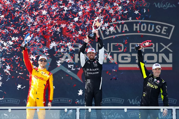 Alex Palou, Chip Ganassi Racing; Kyle Kirkwood, Andretti Global con Curb-Agajanian; Will Power, Andretti Global