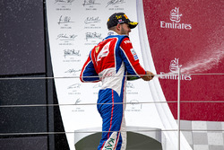 Podium: winnaar Antonio Fuoco, Trident, tweede Alex Palou, Campos Racing, derde Charles Leclerc, ART