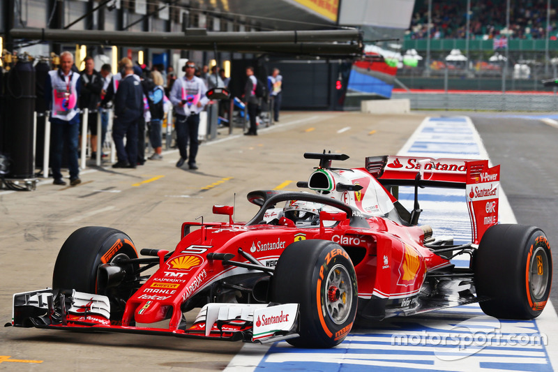 Sebastian Vettel, Ferrari SF16-H, rueda con la protección de cabeza Halo 2