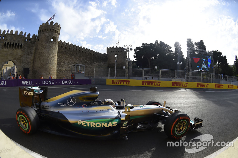 Lewis Hamilton, Mercedes AMG F1 W07 Hybrid