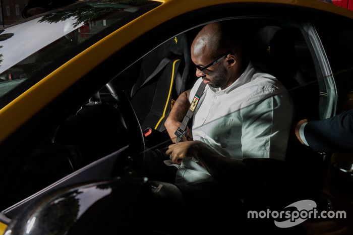 Kobe Bryant en Ferrari