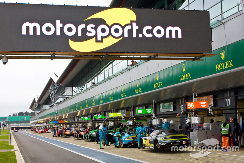 10. Señalización de Motorsport.com en el pitlane