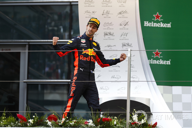 Il vincitore della gara Daniel Ricciardo, Red Bull Racing