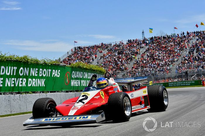 Jacques Villeneuve, conduce el Ferrari 312T3 en el cual su padre ganó el GP de Canadá de 1978