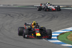 Max Verstappen, Red Bull Racing RB14, leads Kevin Magnussen, Haas F1 Team VF-18