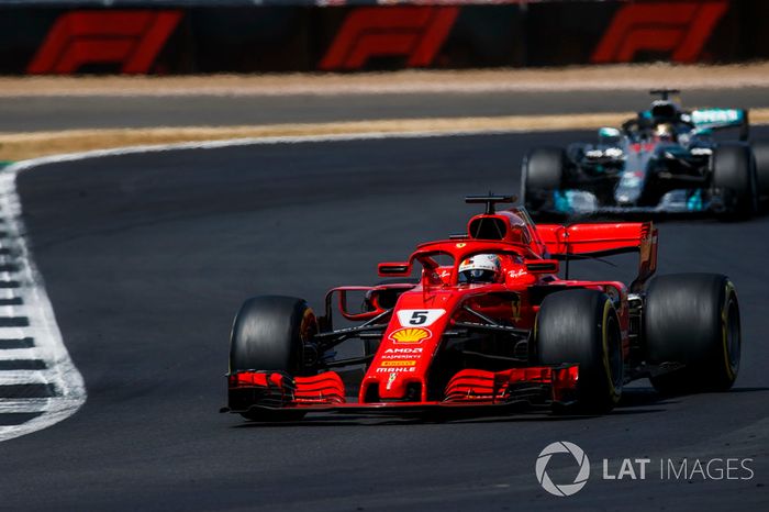 Sebastian Vettel, Ferrari SF71H, y Lewis Hamilton, Mercedes AMG F1 W09