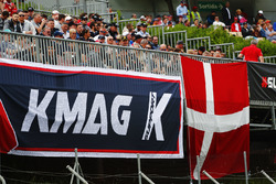 Fans display a banner in support of Kevin Magnussen, Haas F1 Team