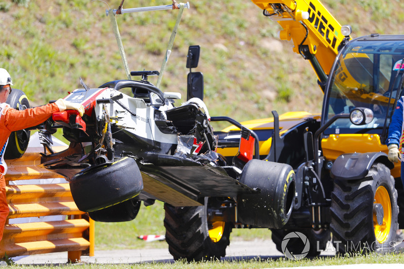 Romain Grosjean: “Eu perdi a traseira do carro. Eu tentei recuperar o máximo que pude, mas simplesmente não deu certo...”