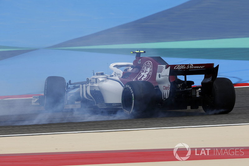 Charles Leclerc, Sauber C37 en tête-à-queue