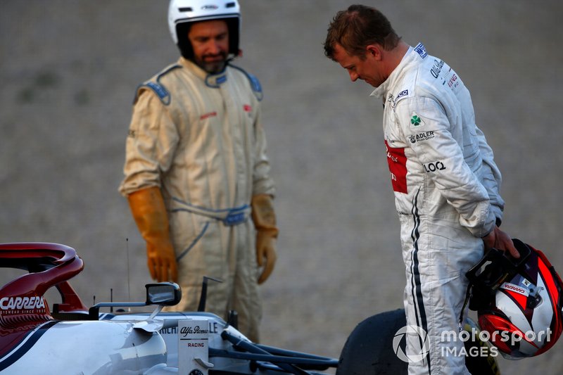 Kimi Raikkonen, Alfa Romeo Racing C38, dopo lo stop in pista
