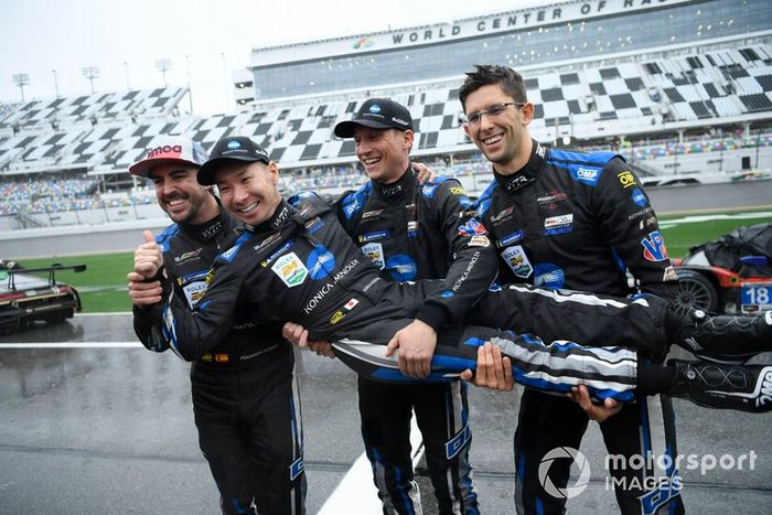 #10 Konica Minolta Cadillac DPi-V.R. Cadillac DPi, DPi: Renger Van Der Zande, Jordan Taylor, Fernando Alonso, Kamui Kobayashi