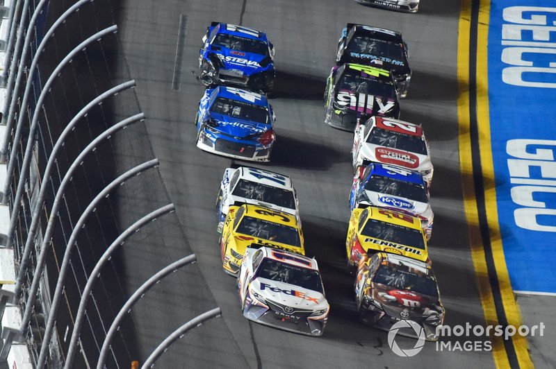 Restart: Denny Hamlin, Joe Gibbs Racing, Toyota Camry FedEx Express; Kyle Busch, Joe Gibbs Racing, Toyota Camry M&M's Chocolate Bar