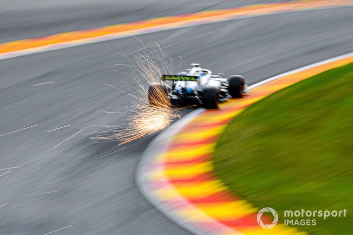 George Russell, Williams FW43 sacando chispas