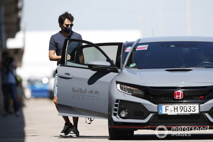 Sergio Pérez, Red Bull Racing en un Honda Civic Type R