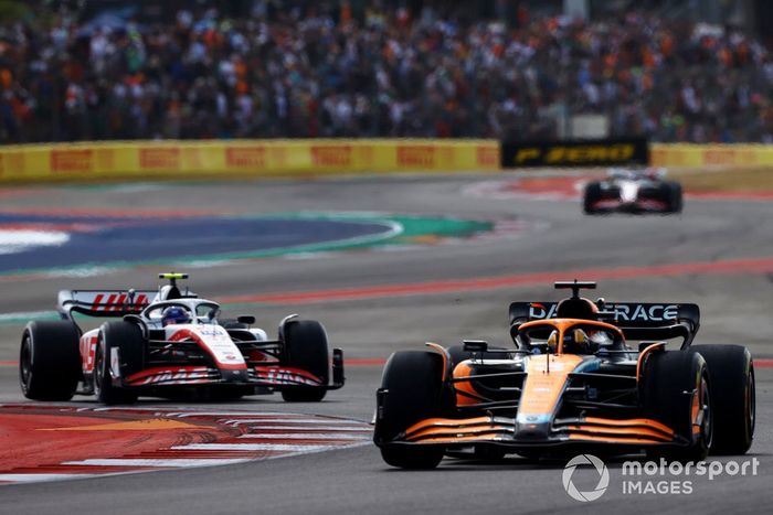 Daniel Ricciardo, McLaren MCL36, Mick Schumacher, Haas VF-22