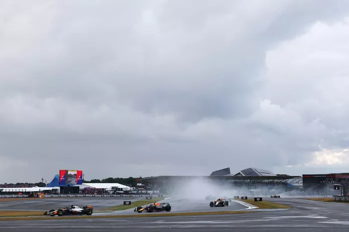 Oscar Piastri, McLaren, Max Verstappen, Red Bull Racing
