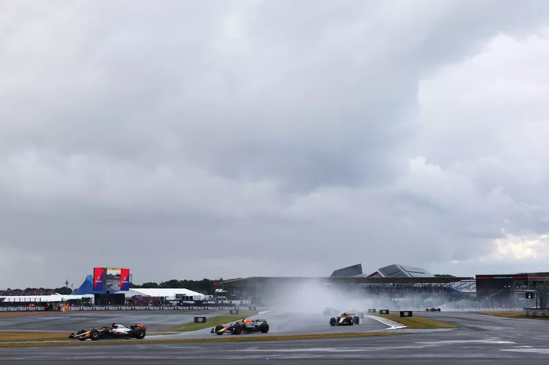 Oscar Piastri, McLaren, Max Verstappen, Red Bull Racing