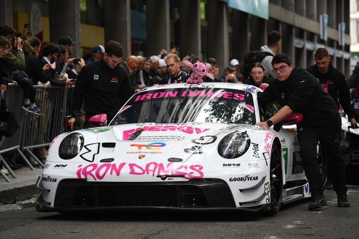 #85 Iron Dames Porsche 911 GT3 R LMGT3