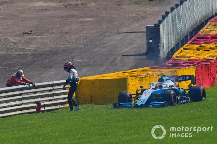 Robert Kubica, Williams Racing FW42, con problemas en el motor