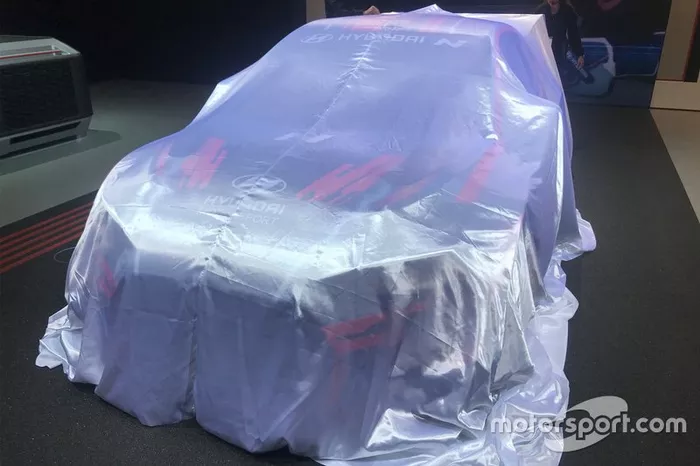 Hyundai coperta al Salone di Francoforte
