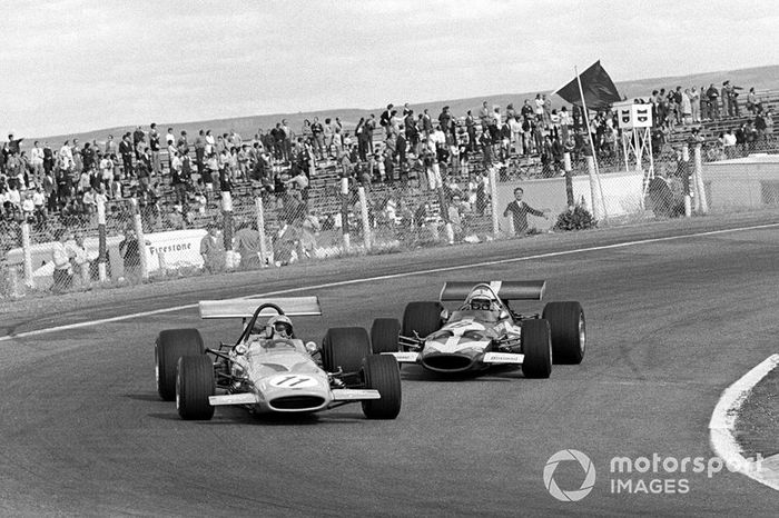 Bruce Mclaren, Mclaren M14A y John Surtees, Mclaren M7C 