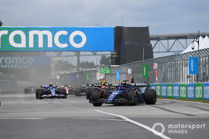 Alex Albon, Williams FW45, Carlos Sainz, Ferrari SF-23, Pierre Gasly, Alpine A523