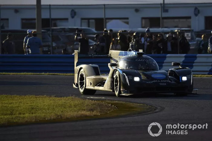 #10 Konica Minolta Cadillac DPi-V.R. Cadillac DPi, DPi: Renger Van Der Zande, Ryan Briscoe, Scott Dixon, Kamui Kobayashi