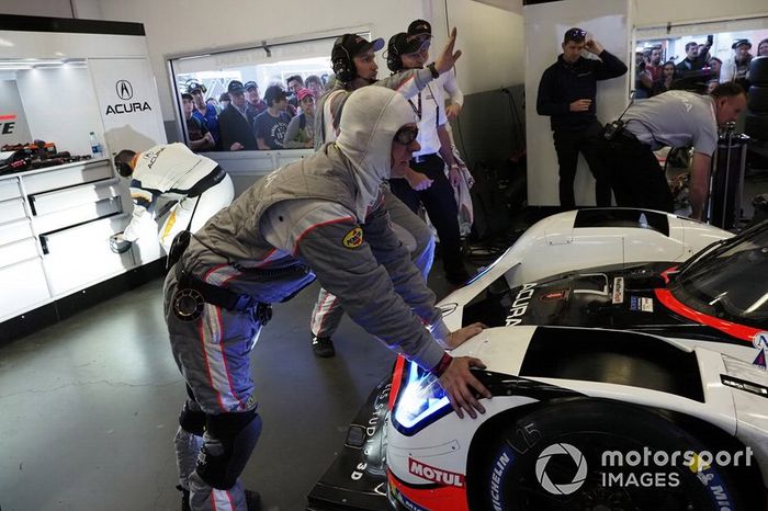 #7 Acura Team Penske Acura DPi: Ricky Taylor, Helio Castroneves, Alexander Rossi
