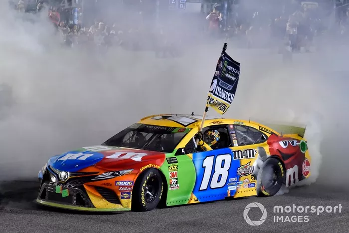 2019: Kyle Busch, Joe Gibbs Racing, Toyota Camry M&M'