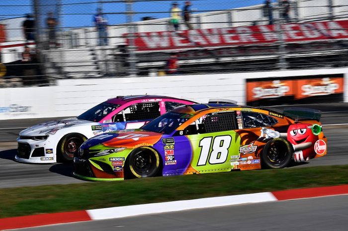 Kyle Busch, Joe Gibbs Racing, Toyota Camry M&M's Halloween