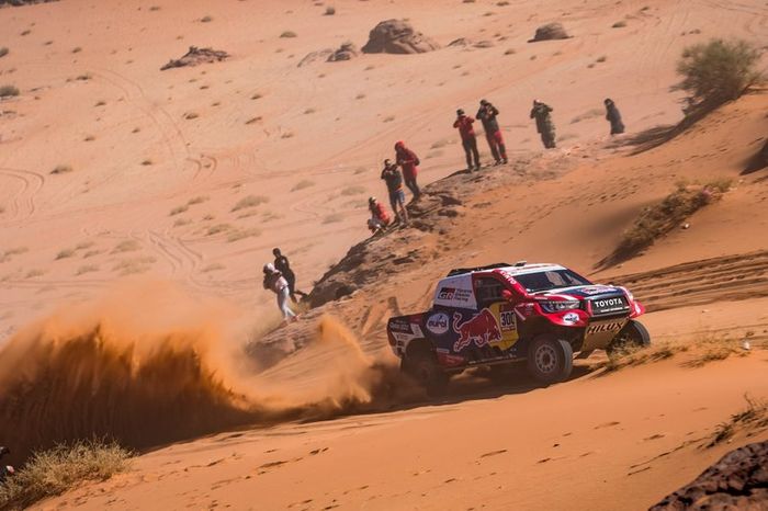 #300 Toyota Gazoo Racing: Nasser Al-Attiyah, Matthieu Baumel