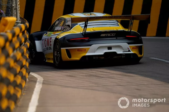 #98 ROWE Racing Porsche 911 GT3 R: Earl Bamber